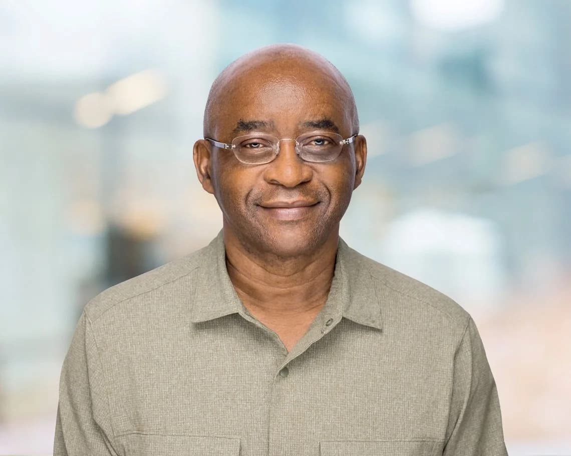 Portrait of Strive Masiyiwa